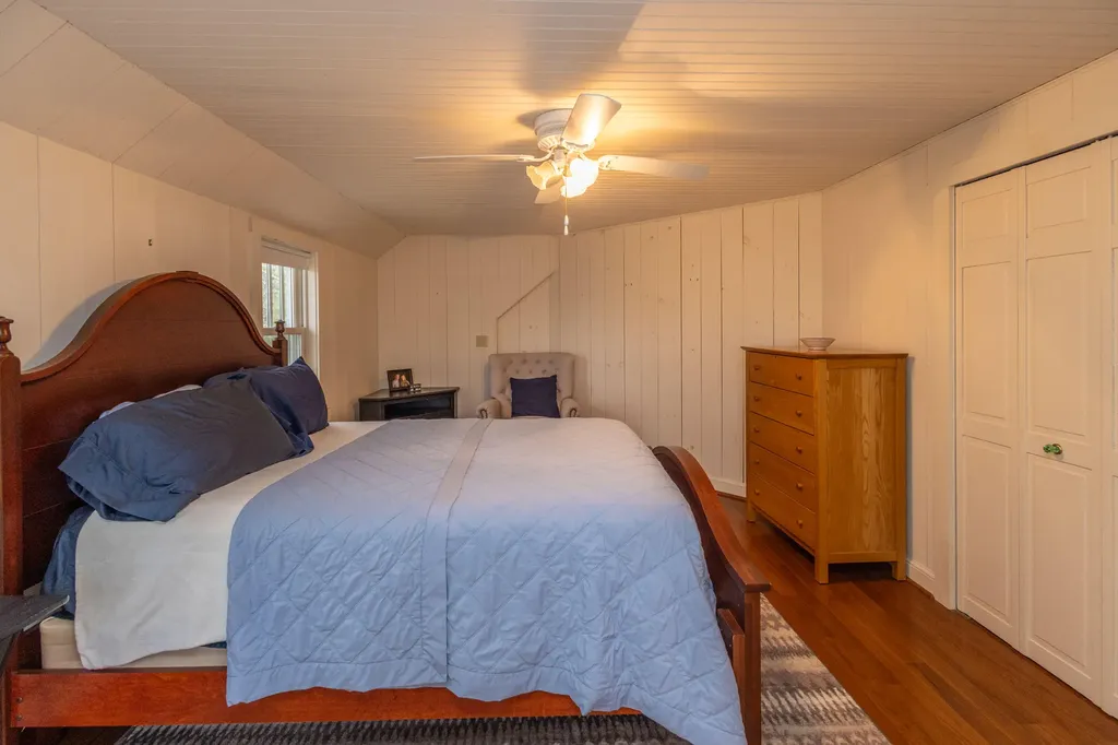 22 Windward Lane Northport ME 04849