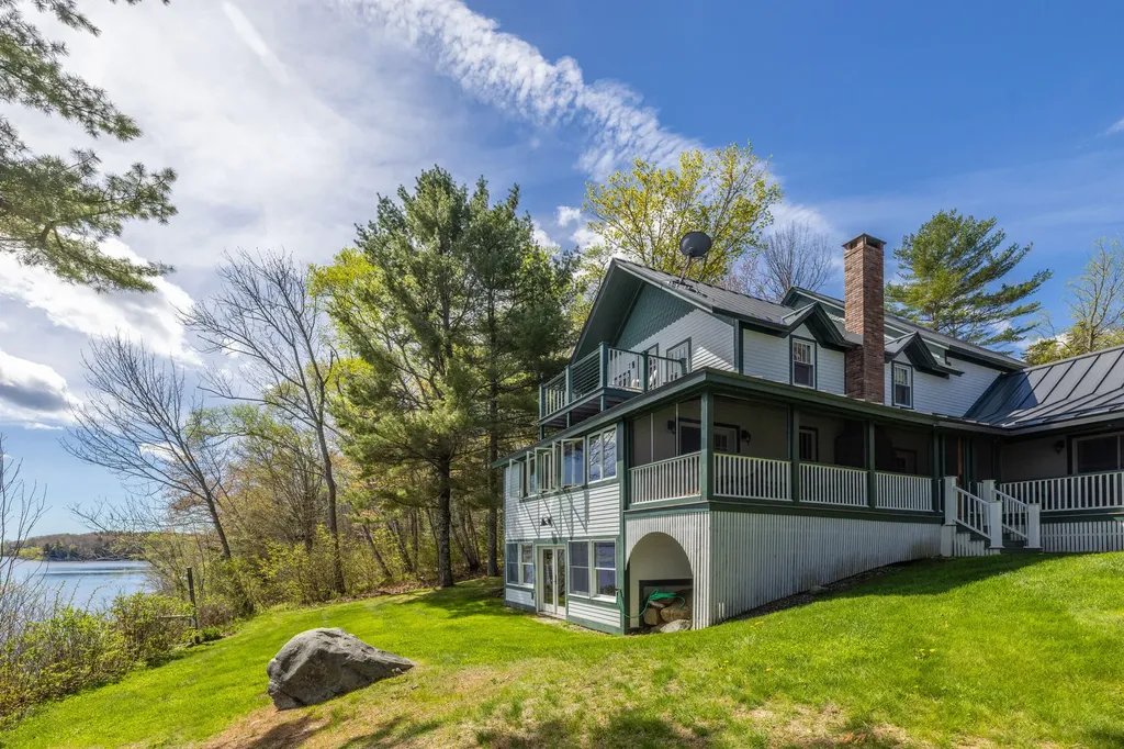 22 Windward Lane Northport ME 04849