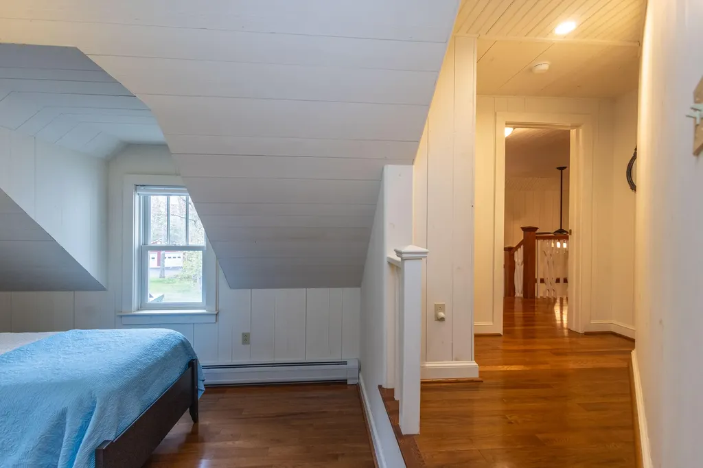22 Windward Lane Northport ME 04849