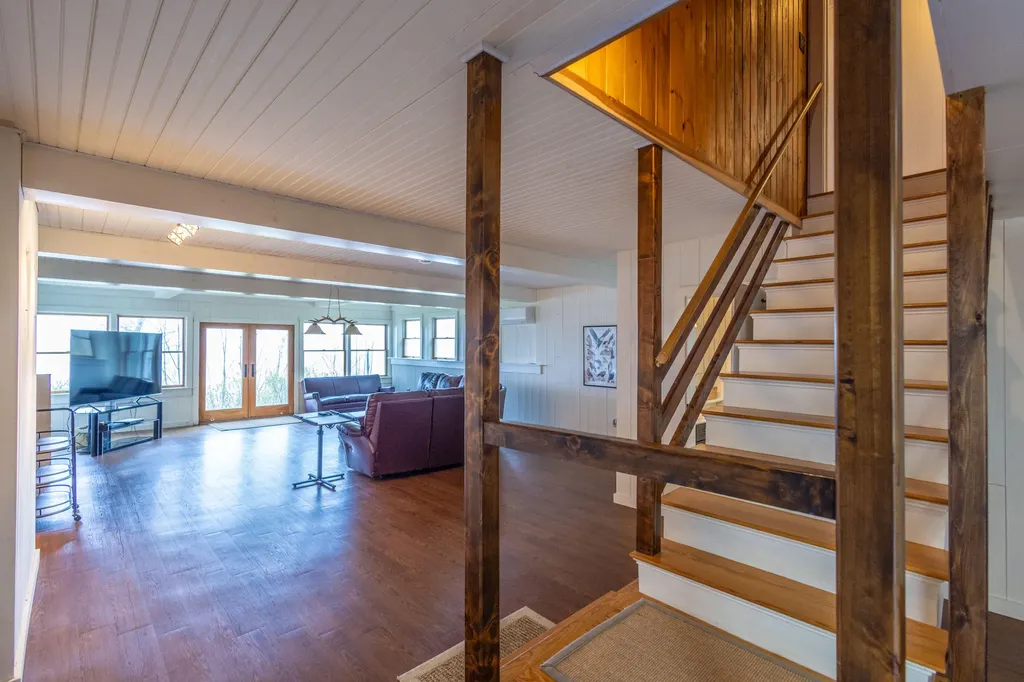22 Windward Lane Northport ME 04849
