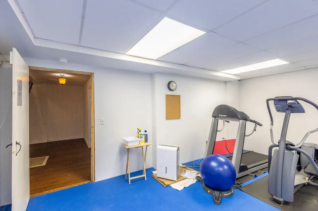 22 Windward Lane Northport ME 04849