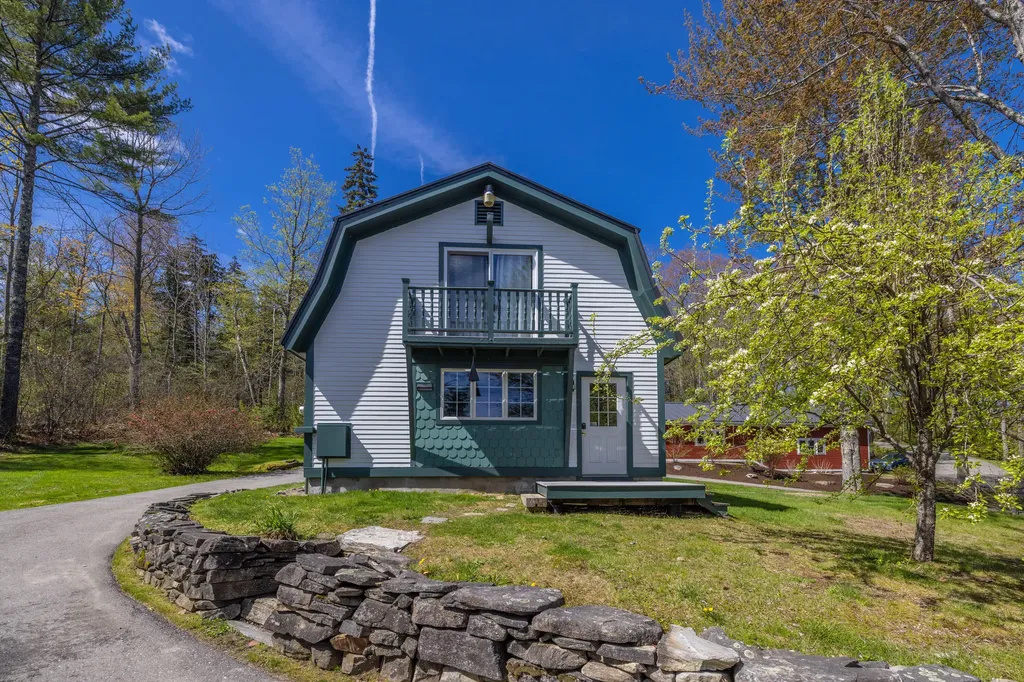 22 Windward Lane Northport ME 04849