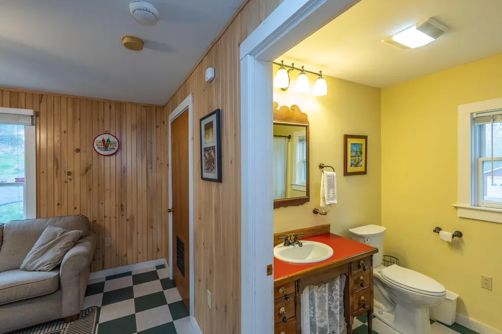 22 Windward Lane Northport ME 04849