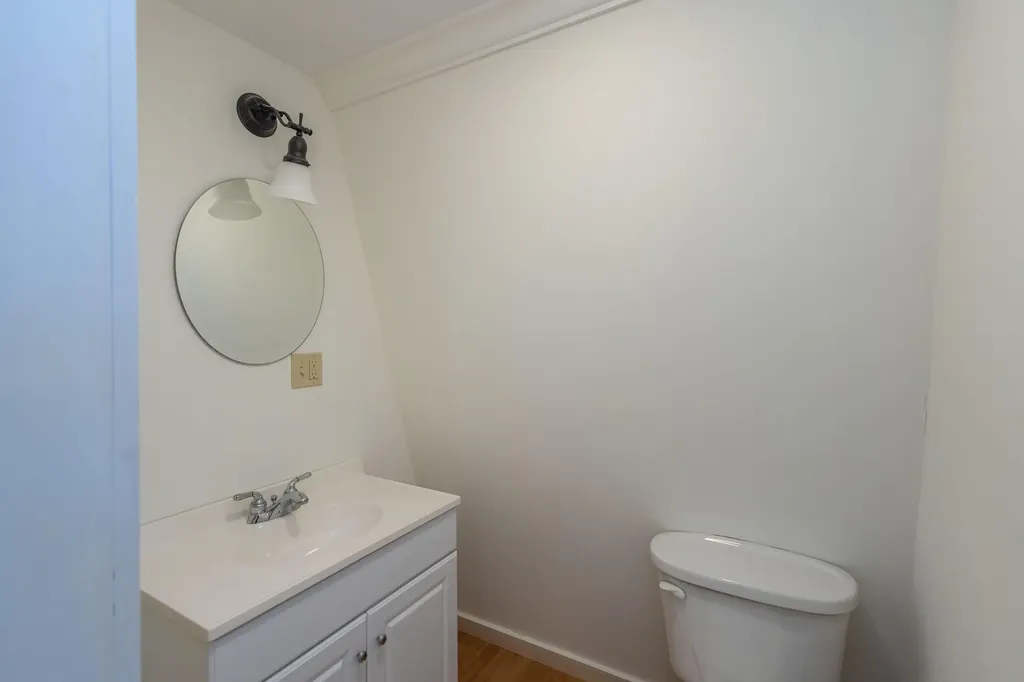 22 Windward Lane Northport ME 04849