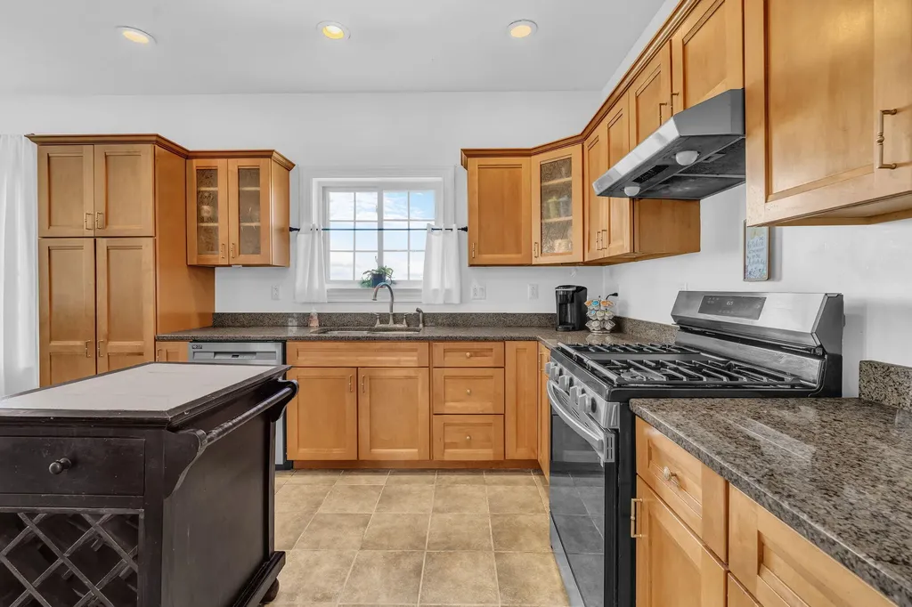 40 Hillview Drive Bangor ME 04401