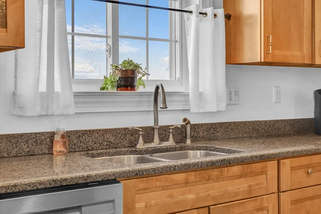 40 Hillview Drive Bangor ME 04401