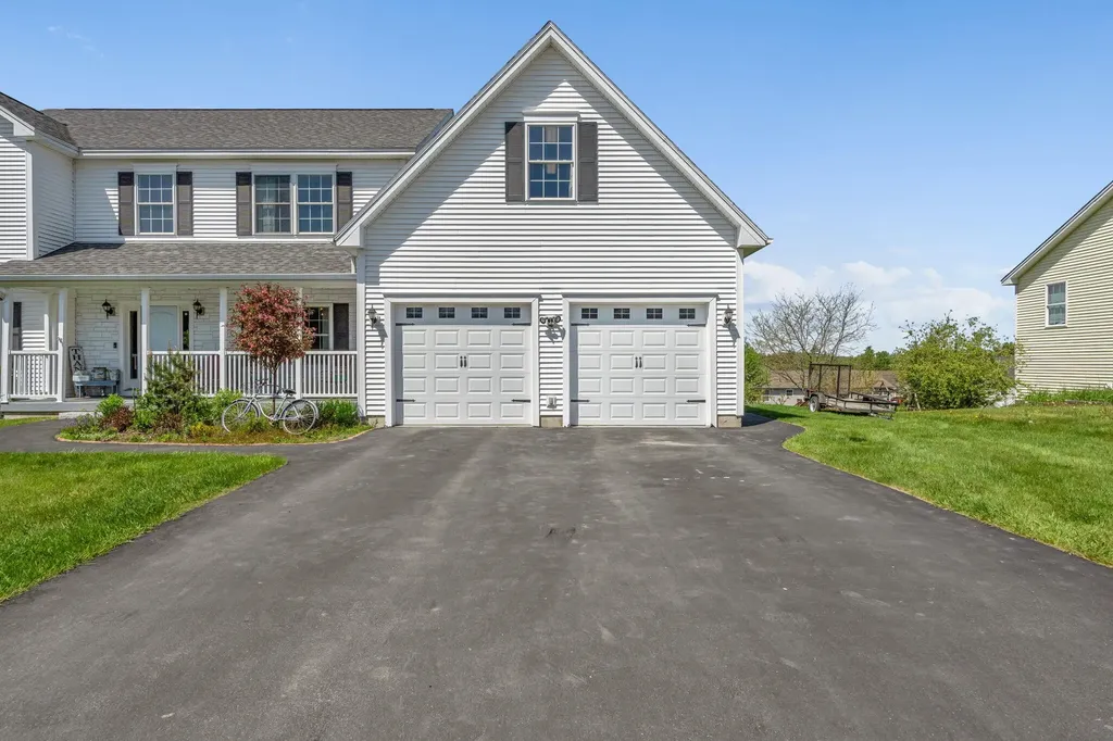 40 Hillview Drive Bangor ME 04401