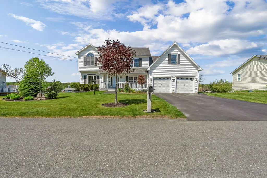 40 Hillview Drive Bangor ME 04401
