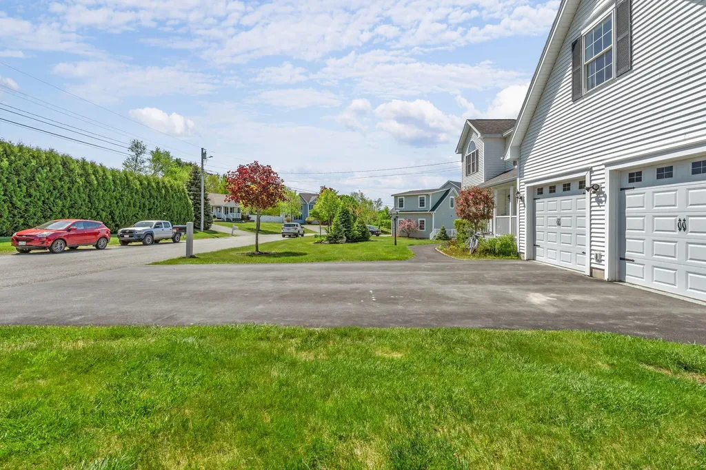 40 Hillview Drive Bangor ME 04401