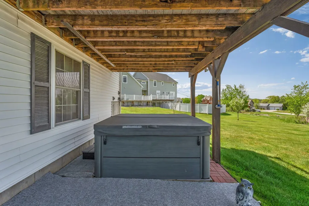 40 Hillview Drive Bangor ME 04401