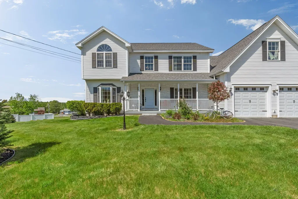40 Hillview Drive Bangor ME 04401