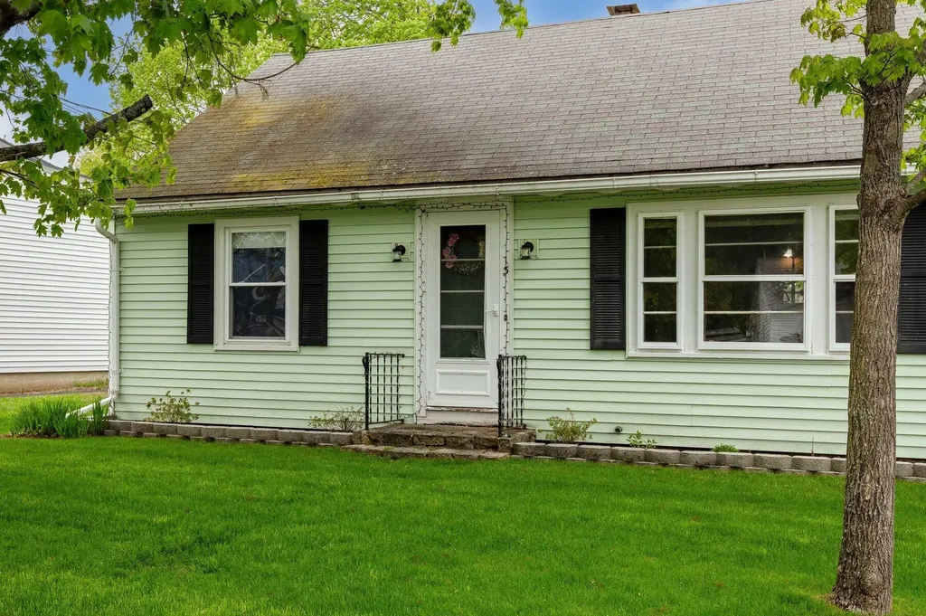 13 Joy Street Sanford ME 04083