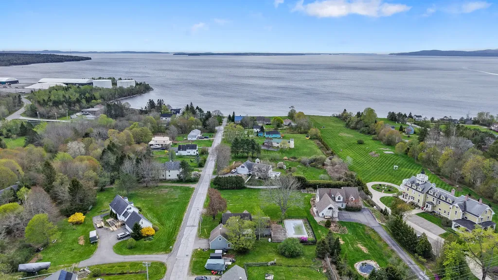 3 Navy Street Searsport ME 04974