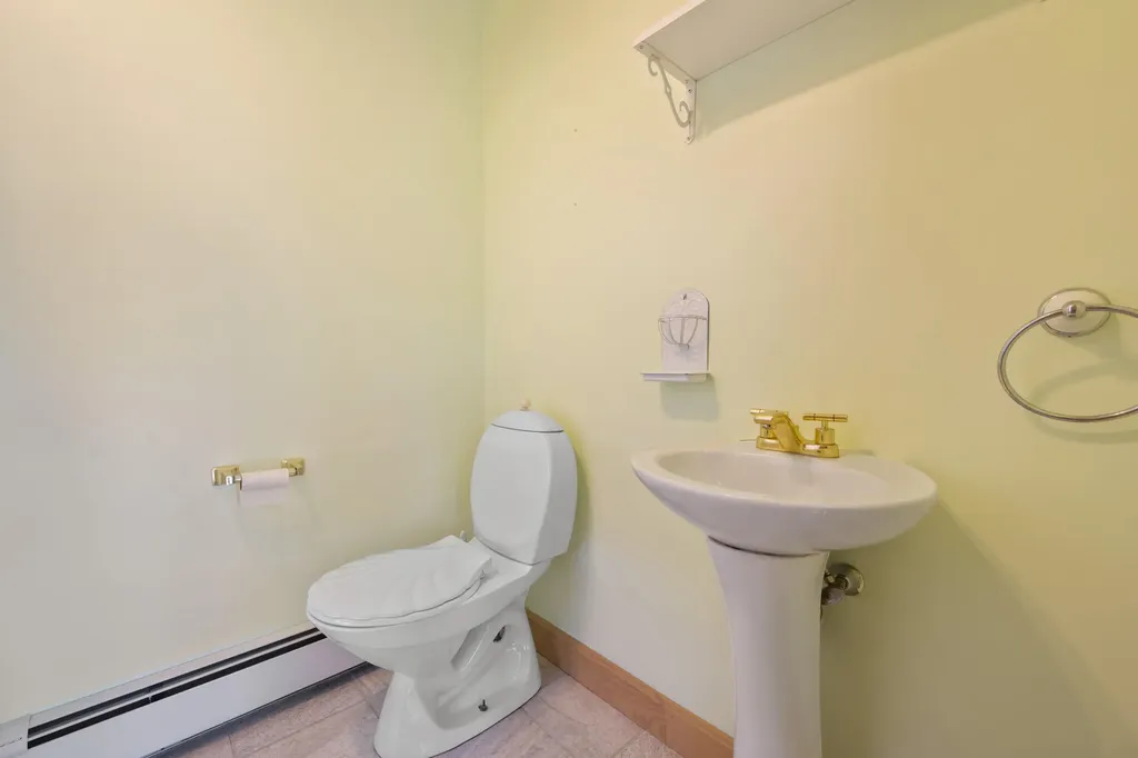 3 Navy Street Searsport ME 04974
