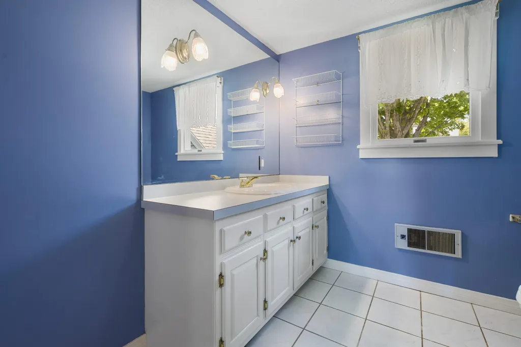 3 Navy Street Searsport ME 04974