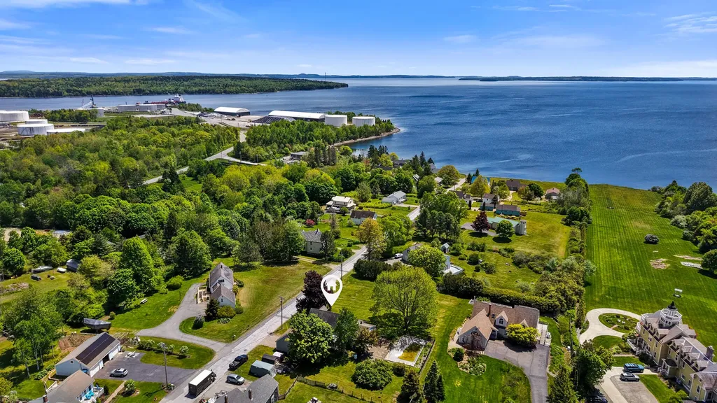3 Navy Street Searsport ME 04974