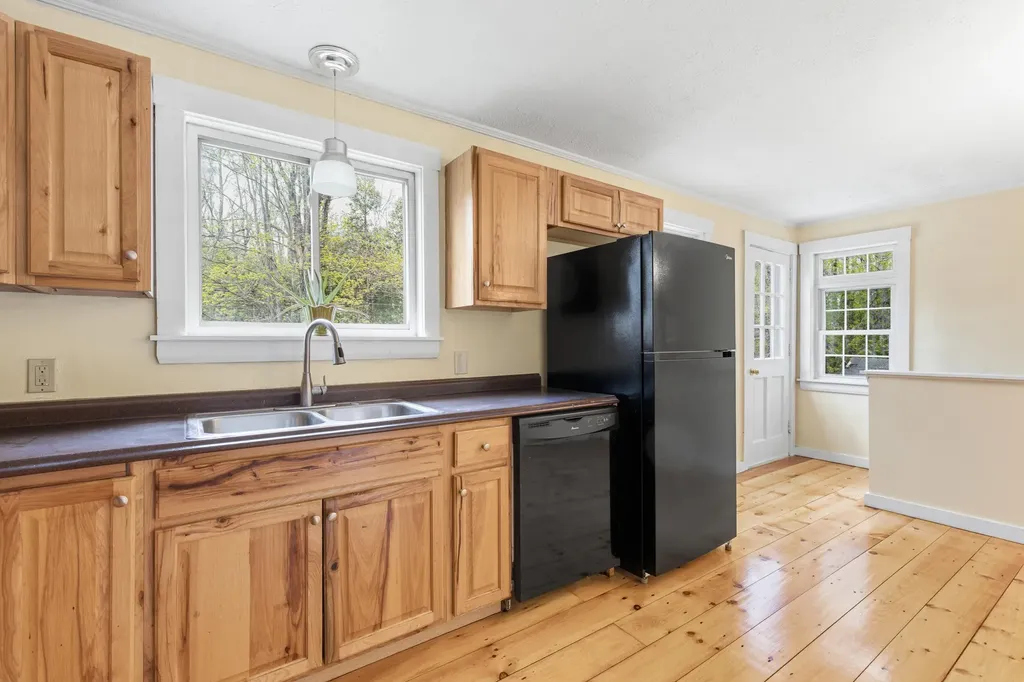 450 Richville Road Standish ME 04084