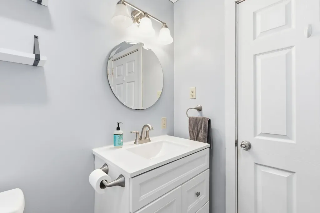 450 Richville Road Standish ME 04084