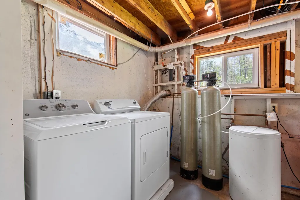 450 Richville Road Standish ME 04084