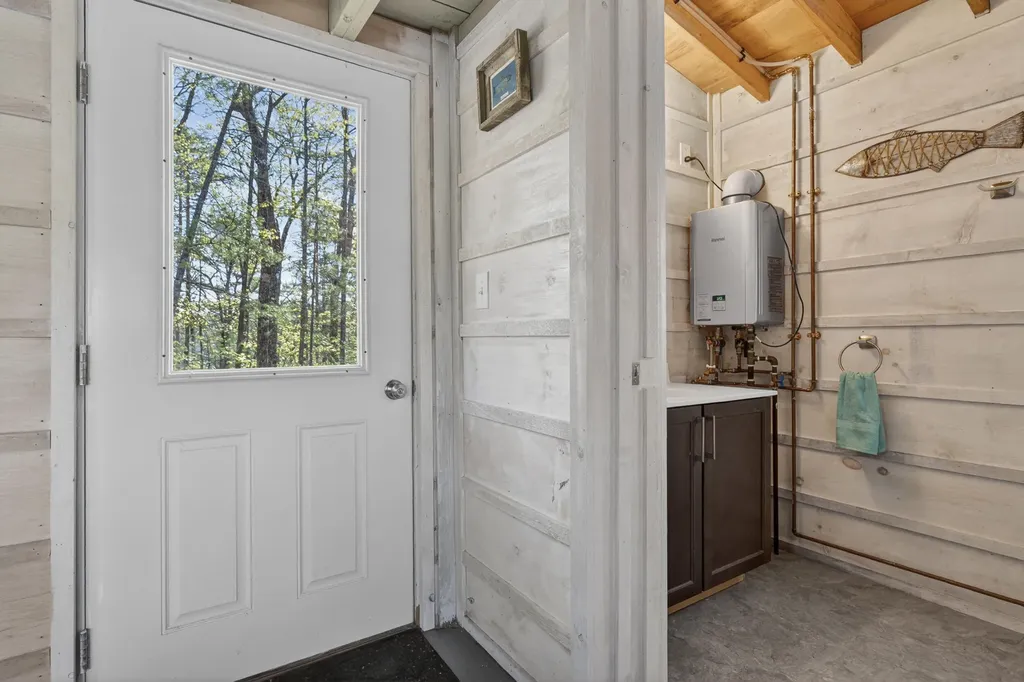 188 Caldwell Lane Oxford ME 04270