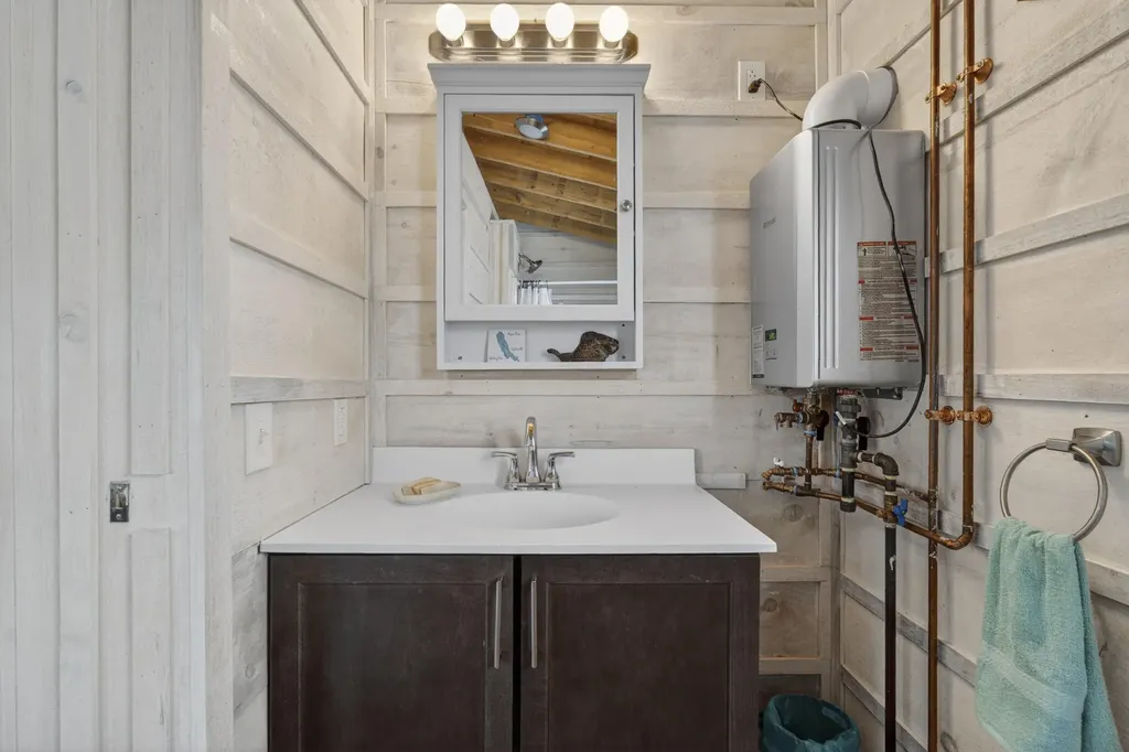 188 Caldwell Lane Oxford ME 04270