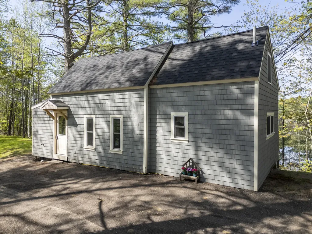188 Caldwell Lane Oxford ME 04270
