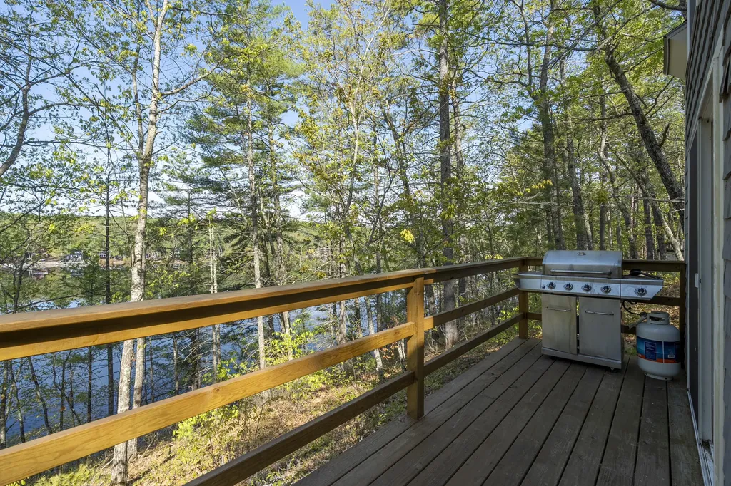 188 Caldwell Lane Oxford ME 04270