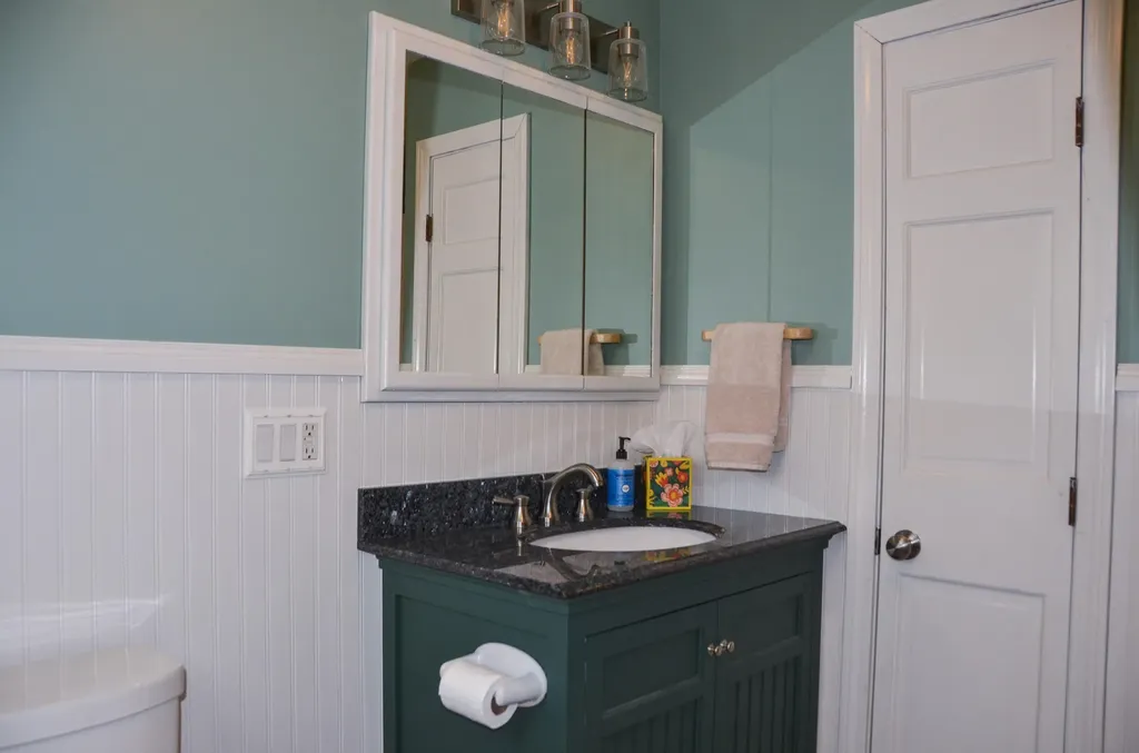 39 Fairbanks Road Wayne ME 04284