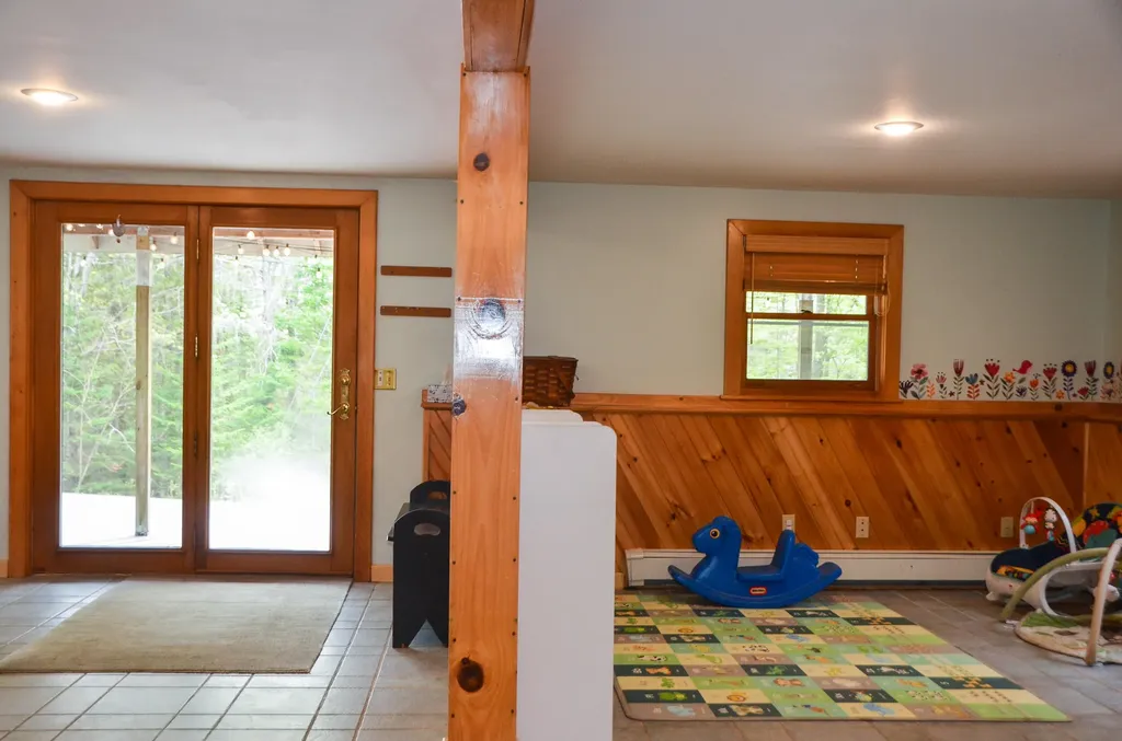 39 Fairbanks Road Wayne ME 04284