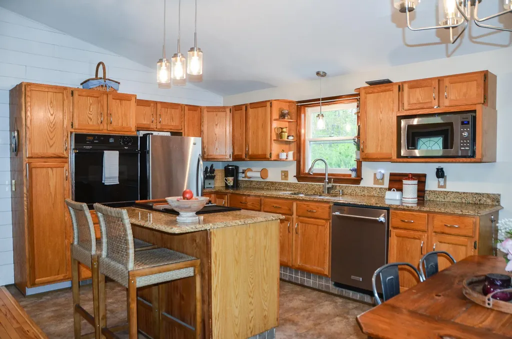 39 Fairbanks Road Wayne ME 04284