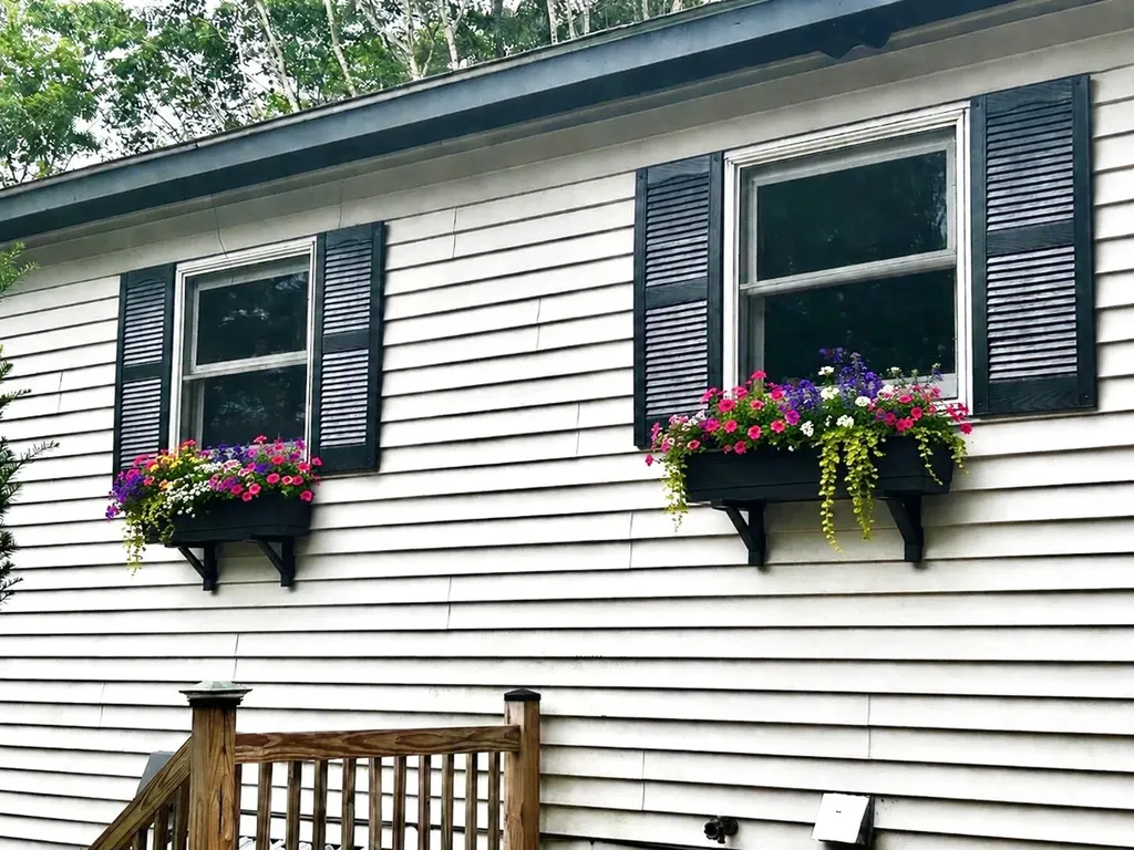 39 Fairbanks Road Wayne ME 04284