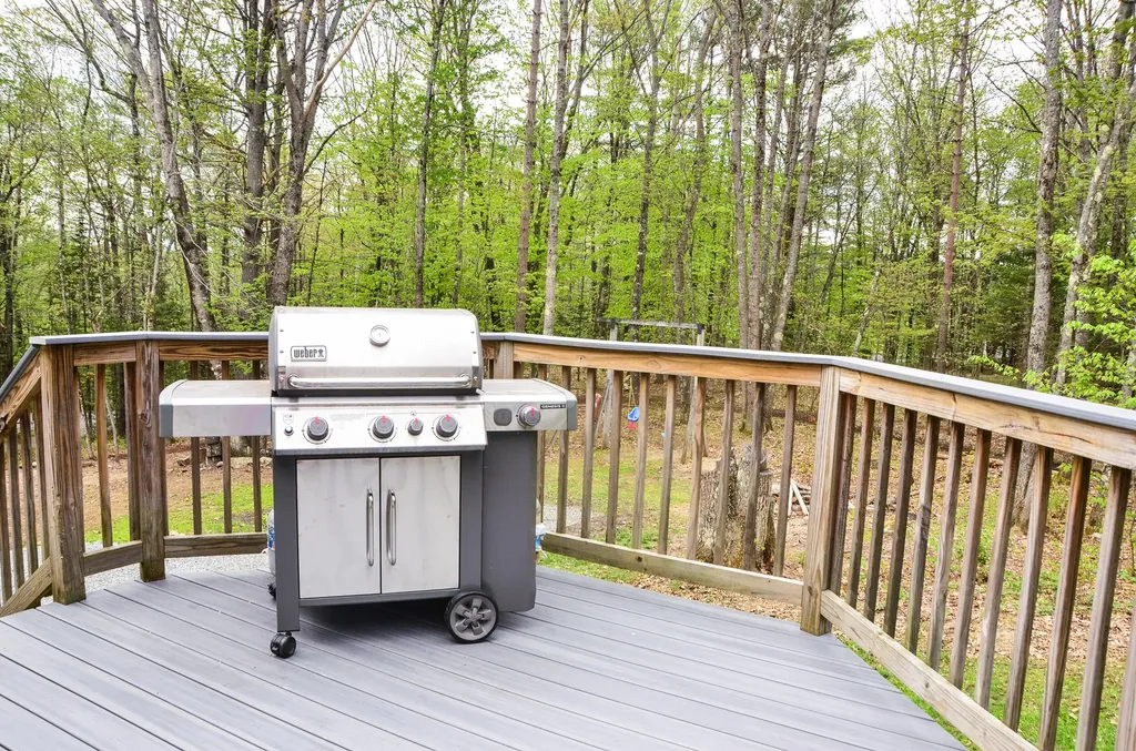 39 Fairbanks Road Wayne ME 04284