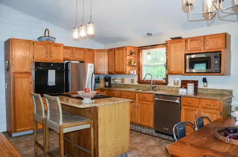 39 Fairbanks Road Wayne ME 04284