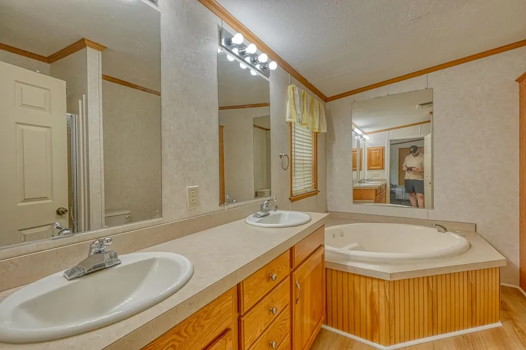 4 Adelard Drive Brunswick ME 04011