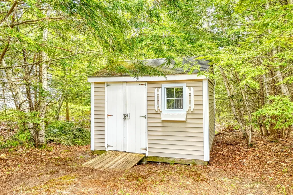 4 Adelard Drive Brunswick ME 04011