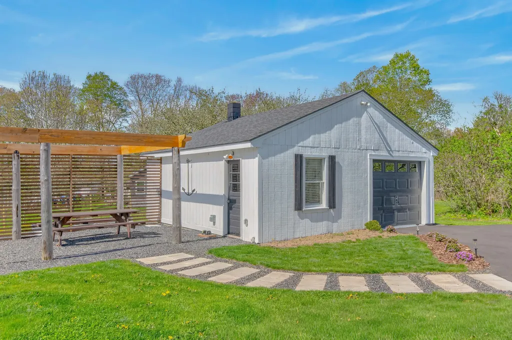 279 Middle Road Union ME 04862