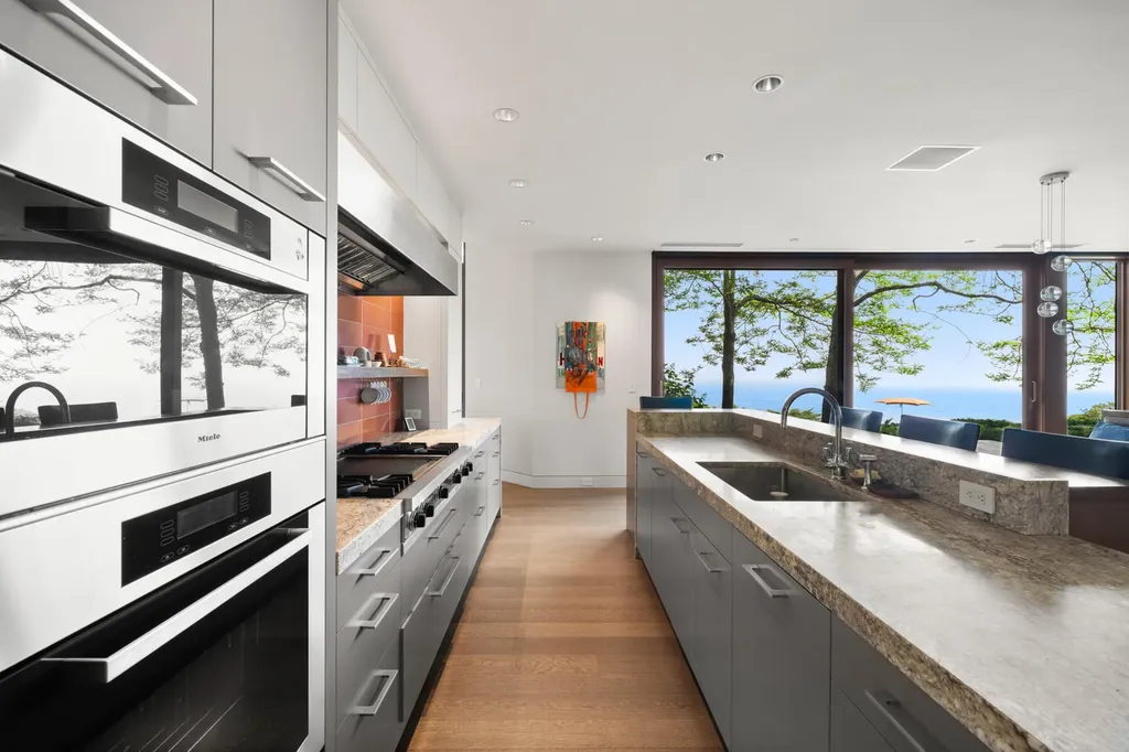 5 Fairbourne Lane York ME 03902