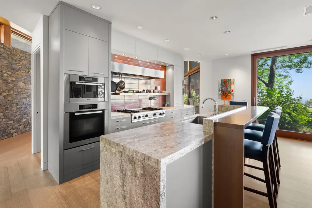 5 Fairbourne Lane York ME 03902
