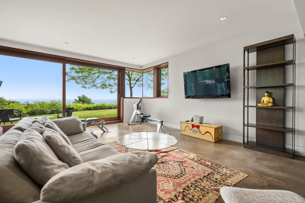 5 Fairbourne Lane York ME 03902