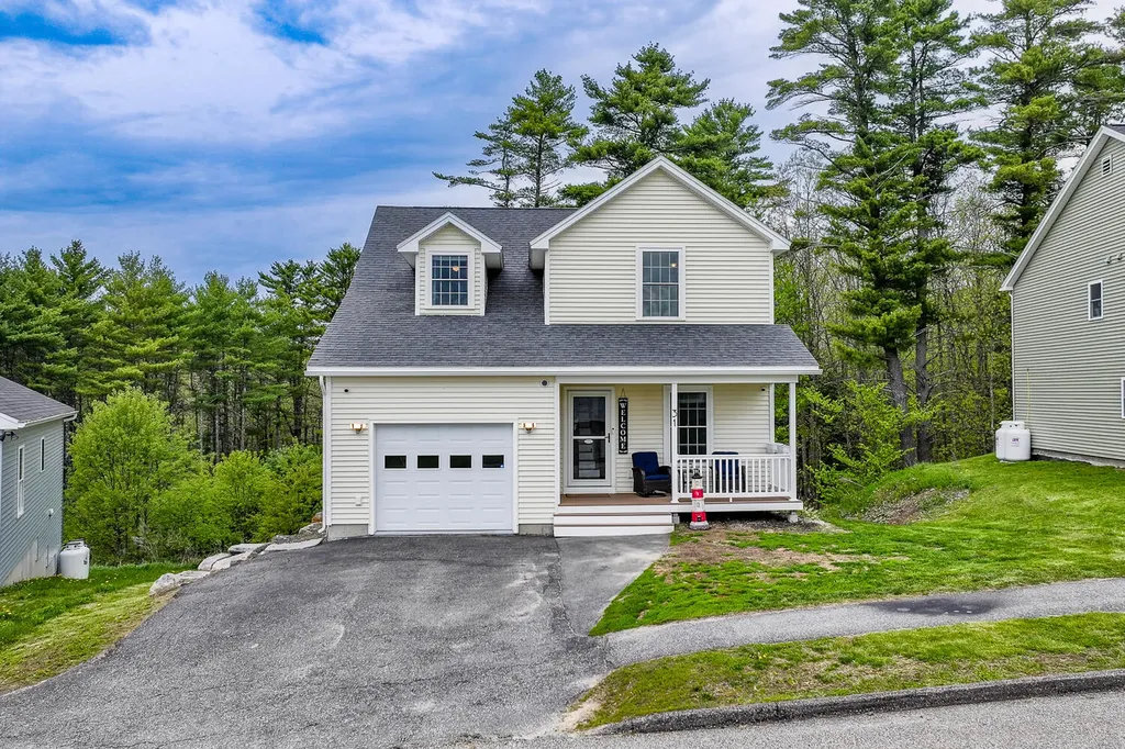 31 Village Circle Augusta ME 04330