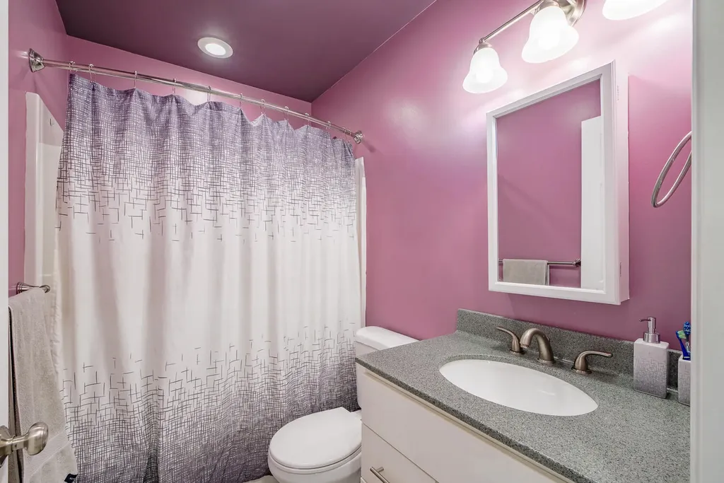 31 Village Circle Augusta ME 04330