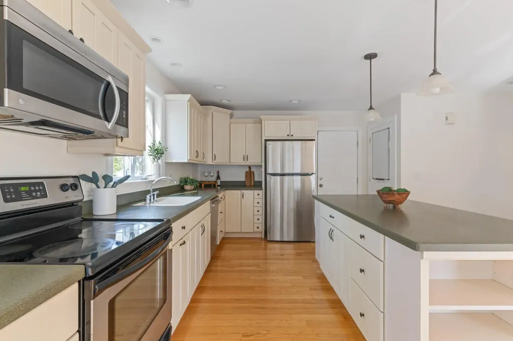 245 Auburn Street Portland ME 04103