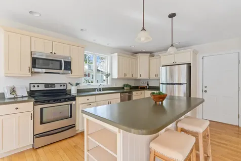 245 Auburn Street Portland ME 04103