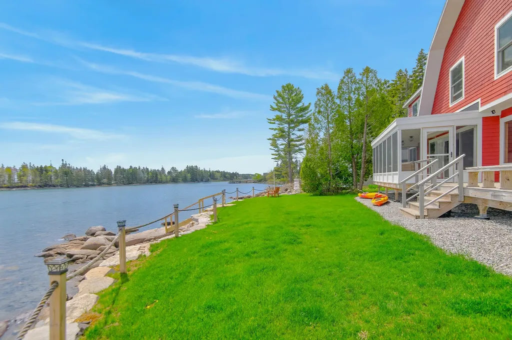 27 & 31 Cottage Lane South Thomaston ME 04854