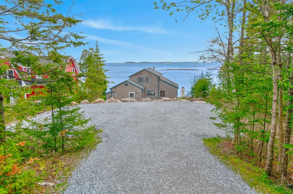 27 & 31 Cottage Lane South Thomaston ME 04854