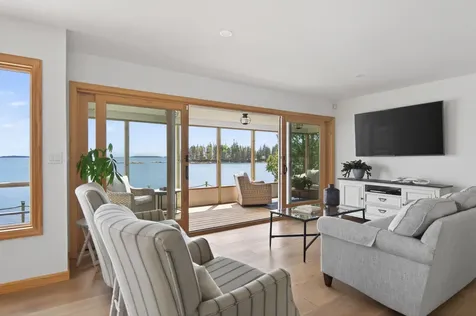27 & 31 Cottage Lane South Thomaston ME 04854