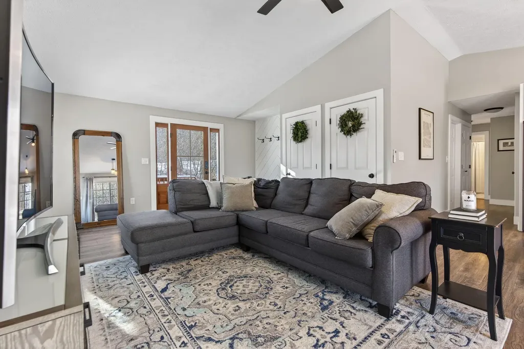 1038 Ocean Avenue Portland ME 04103