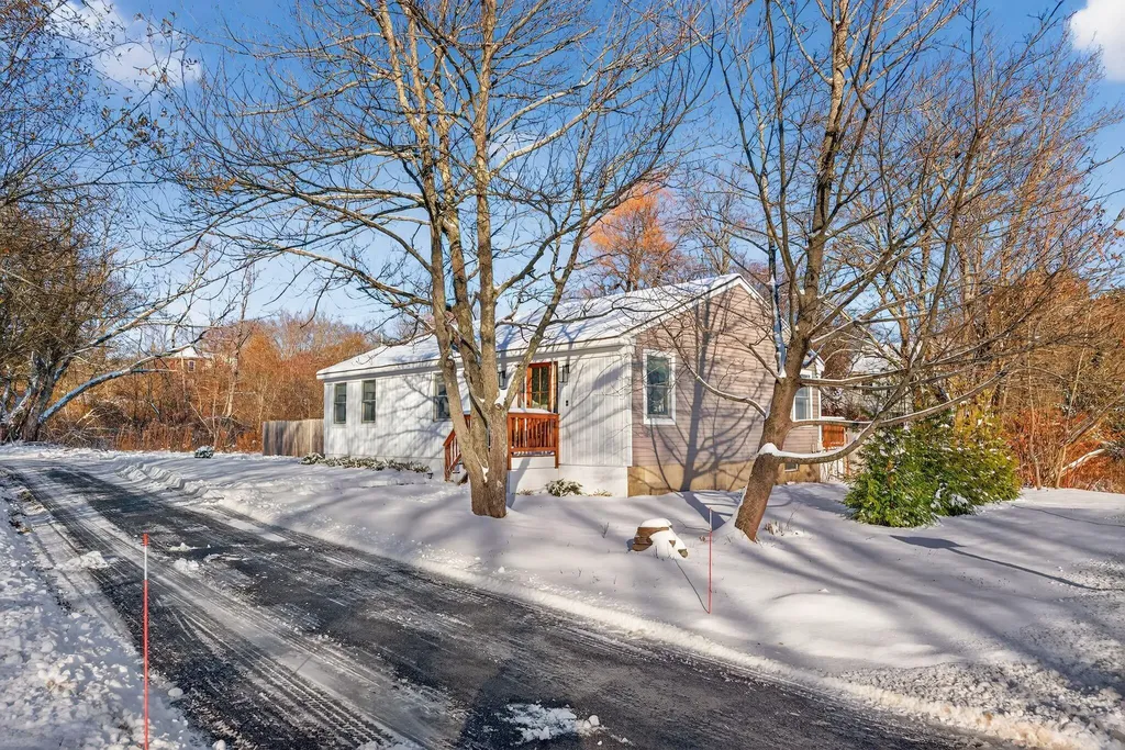 1038 Ocean Avenue Portland ME 04103