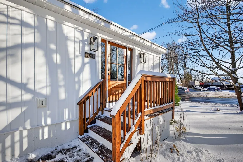 1038 Ocean Avenue Portland ME 04103