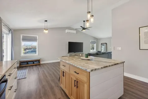 1038 Ocean Avenue Portland ME 04103